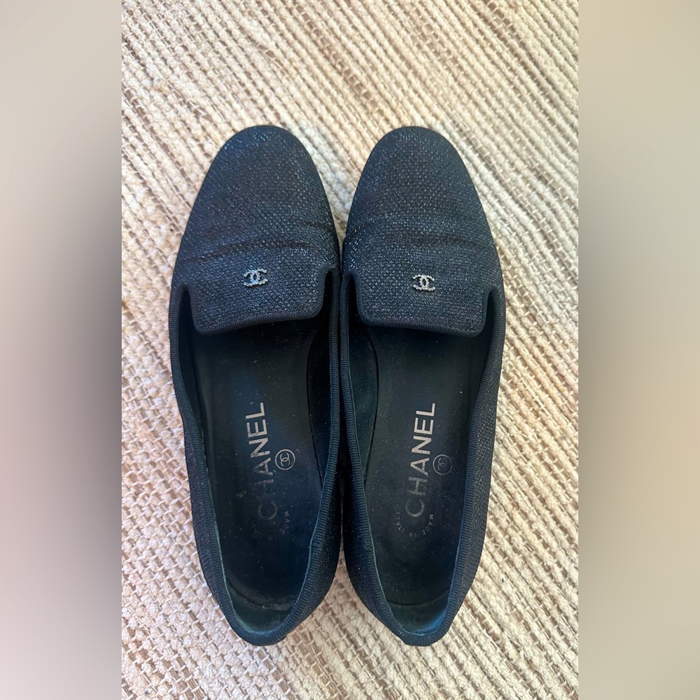 CHANEL Flats